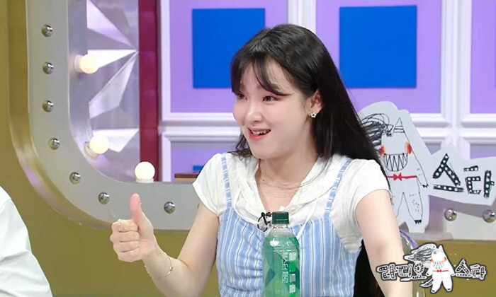 Oh My Girl Seunghee is touched by the advice of workaholic idol Ok Joo-hyun, who has not been dating for 10 years ('Ras')