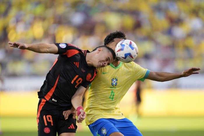 Samba Football Disgrace! Brazil Disgrace No. 2 in Group.. What's wrong with Uruguay? quarter-finals Uruguay vs Brazil big match