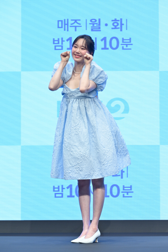  Chubby cheeks, loose fit..'September Birth' Lee Yoo-young Pregnant Women's Clothes Prepared from May