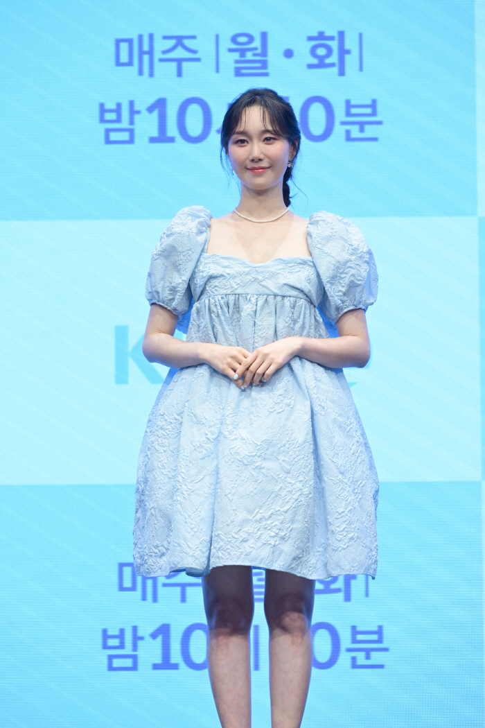  Chubby cheeks, loose fit..'September Birth' Lee Yoo-young Pregnant Women's Clothes Prepared from May