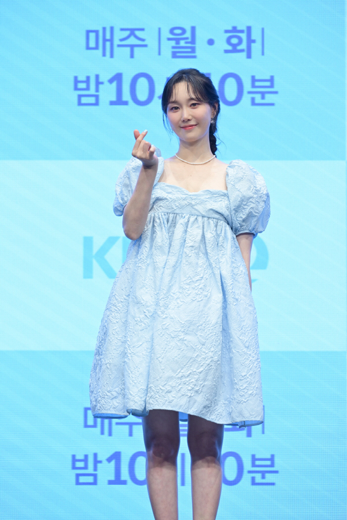  Chubby cheeks, loose fit..'September Birth' Lee Yoo-young Pregnant Women's Clothes Prepared from May