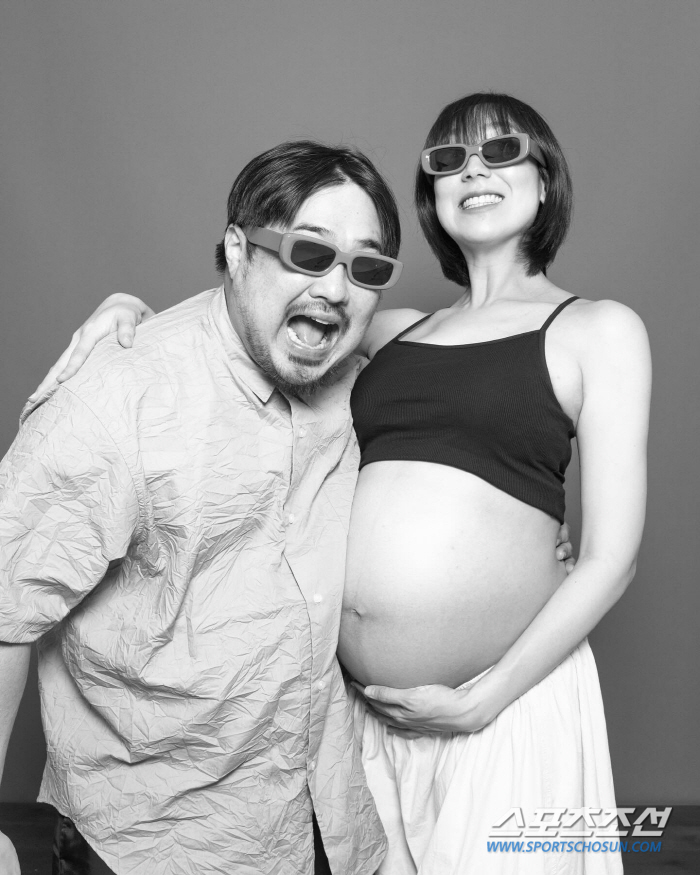  Both couples are full-term? Kang Jae-joon ♥ Lee Eun-hyung, who is about to give birth in August, releases self-term photos