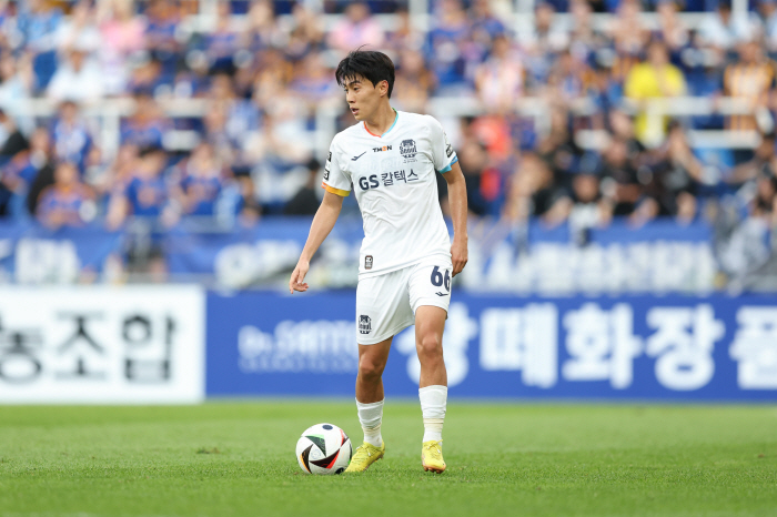 Seoul's Han Seung-gyu selected K League 120R MVP as 'one goal and one assist against Jeonbuk' Seoul's best team