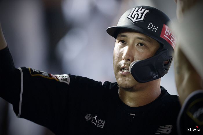 'The mustache best friend's blow, the monster collapsed' KT's five-game winning streak...Hanwha's three-game losing streak 