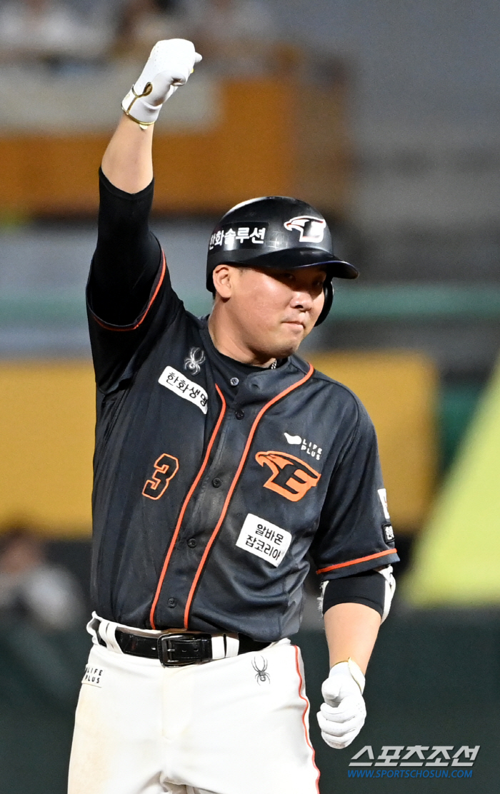 'The mustache best friend's blow, the monster collapsed' KT's five-game winning streak...Hanwha's three-game losing streak 