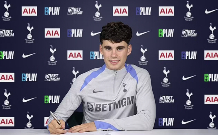 You're going to give an 18-year-old 70 billion won?' Tottenham Spent £40 Million on Grey's High-Jacking, Son Heung-min Is Overlooking 'Age and Race?'