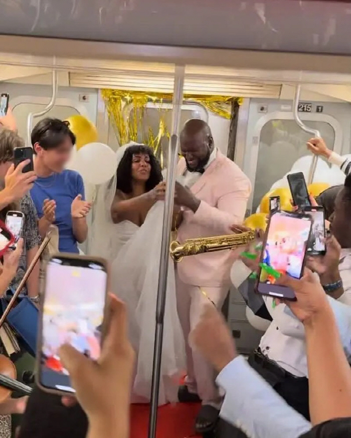 a unique wedding on the subway'It's too expensive for a wedding'