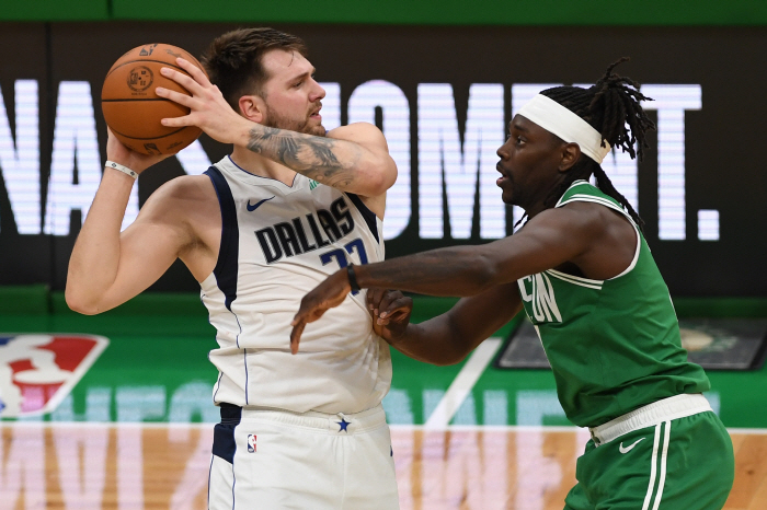 'Clay Thompson Is Not the Solution to the Dallas Problem' U.S. media shock claims. 'Doncic-Irving-Thompson. What about the defense