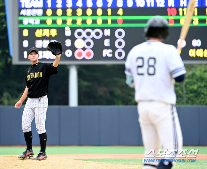 Defending champion won! Lee Ye-sung's 6 innings of 8K good pitching by Seoul Convention High School in Gyeongbuk Province, who defended his victory (Cheongryonggi Video)