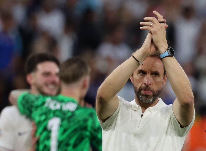 Only Klins, who ignored Korean fans, is in disrepair...Southgate ignores advice