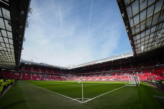 The Wind Blows In Manchester United, Blood Wind Slams 250 Employees On Layoffs