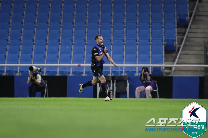 'Coach Cho Sung-hwan's farewell match, Mugosa equalizer' Incheon, leading Gimcheon, 1 to 1 draw...We've lost three games in a row. 