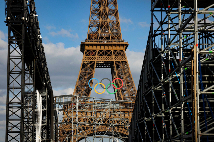 'Green Olympics without air conditioning?'The Paris Olympics Organizing Committee eventually orders 2,500 temporary air conditioners