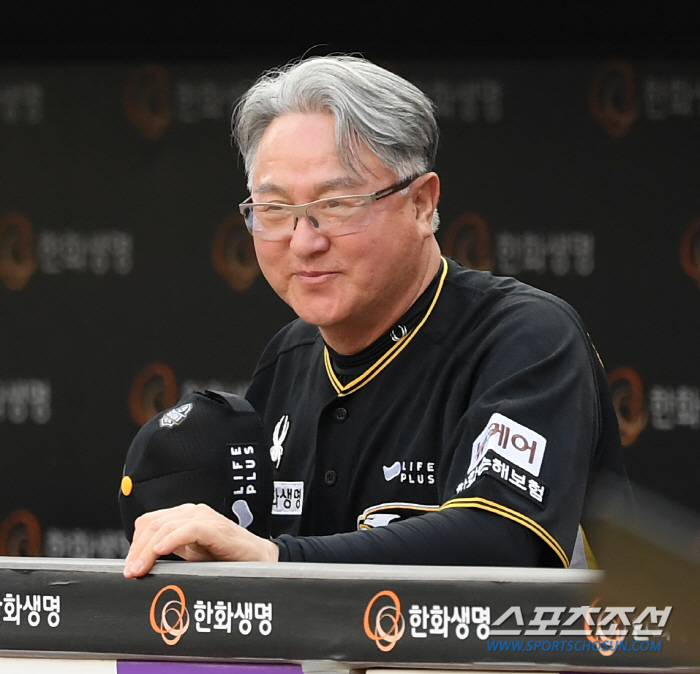 Kim Kyung-moon's division is on its way! 'Average 64.7 years old' Thre ...