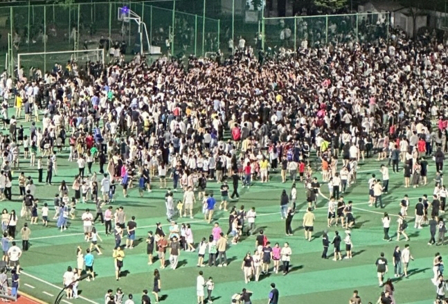 'Is Son Heung-min really here?' Concerns over a crowd safety accident due to a surprise appearance, eventually police and firefighters were put in