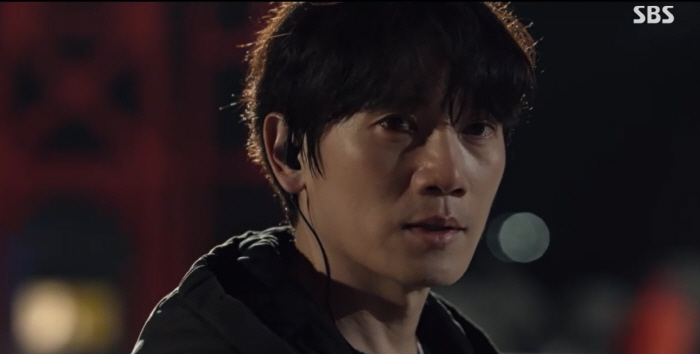 Jisung was eventually caught with drug addiction..As soon as Yoo Hee-je is caught, the handcart arrest ending'(Connection)