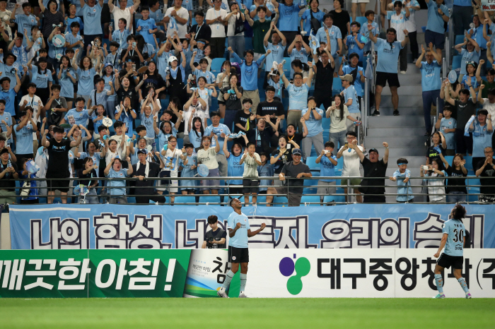 '6 goals → 2 players  manager's exit' Daegu and Pohang, 10 to 10 bloodshed → 3-3 draw after a slugfest, and the lead is in the end 'main focus'