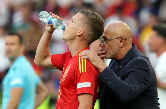 'The new fleet has got a new tank!' Merino Theatre Goal Spain defeated host Germany 2-1 to advance to the semi-finals'...'Professor'Cross Last Dance'Failure'