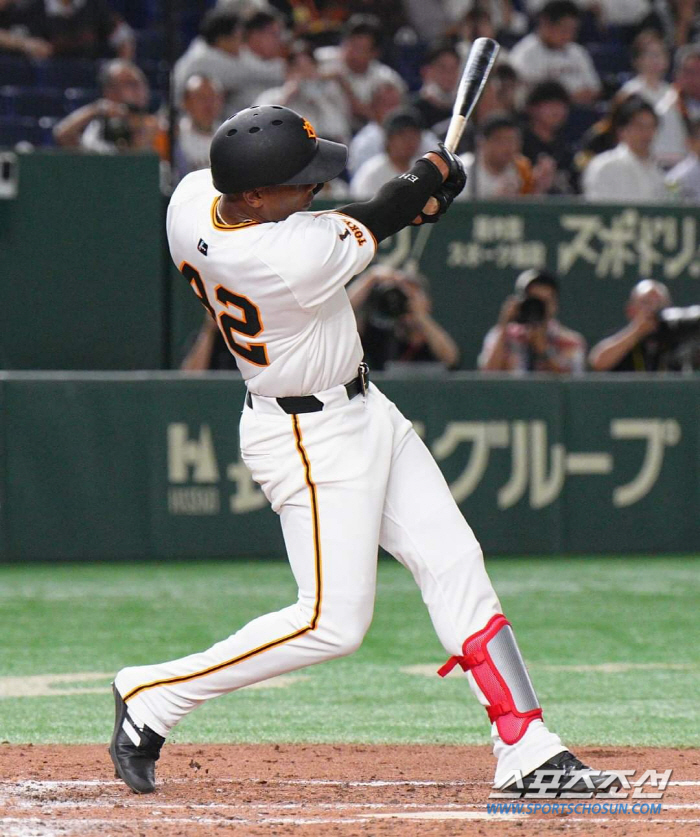 Where'd you get the savior-like foreign batter? Joined late May and hit 26 out of 29 games, Yomiuri without Hernandez? a terrible imagination