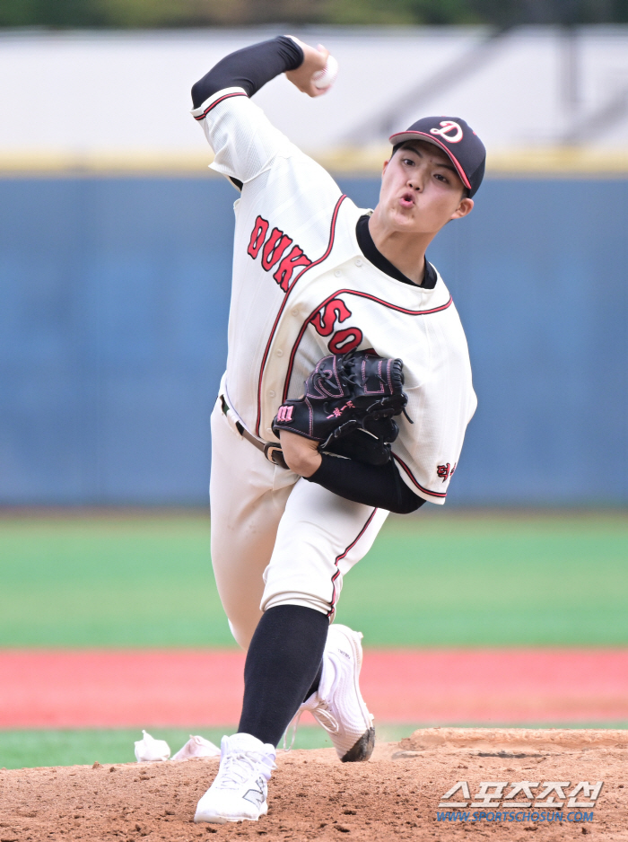 Deoksu and Cheongryonggi won three consecutive competitions? 147km Kim Tae-hyung 7 innings of reverse pitching → 1st grader Um Jun-sang sweeps the final hit! 1R Seoul Dongsan High School's complete defeat. 