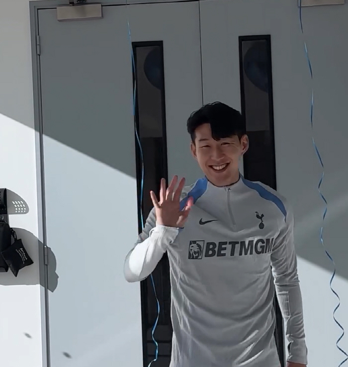 'Happy birthday.' SON!''The Birth of a Legend'...Tottenham also reveals 'special event video' for Son Heung-min who returned