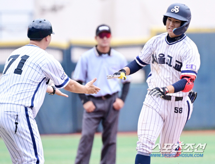 A 16-year-old boy's 130m home run, 'hawk's eyes' Scout was also surprised at a young age 