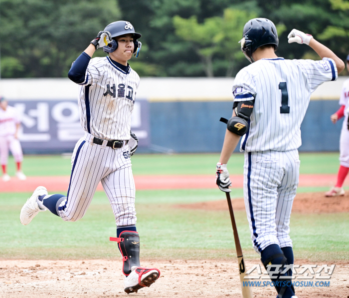 A 16-year-old boy's 130m home run, 'hawk's eyes' Scout was also surprised at a young age 