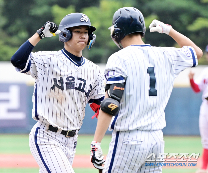 A 16-year-old boy's 130m home run, 'hawk's eyes' Scout was also surprised at a young age 