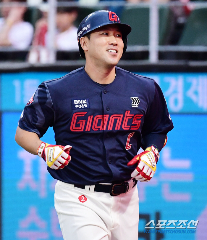 |'Busan Captain' Jeon Jun-woo, home run from the opening game of the second half of the year, Choi Ji-hoon's leadoff hitter →'Distribution Derby' counterattack. From a total of 2,900 hits 