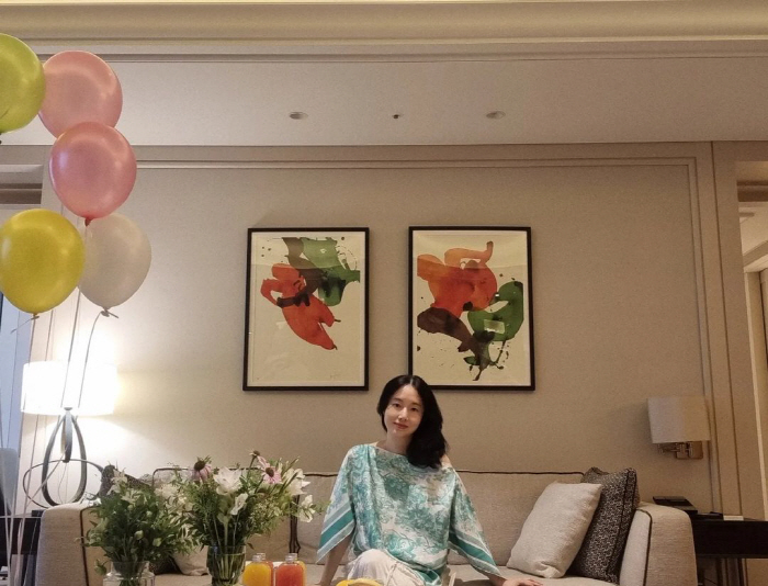 'Second Pregnancy' Lee Jung-hyun takes a baby shower at a luxury hotel..a pure pregnant woman