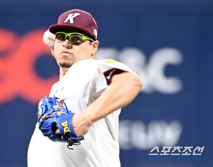 'Winning the first game of the second half of the year' Ace's good pitching → Showing his good pitching → 0.5G difference 'Hosubi now looks like a loser'