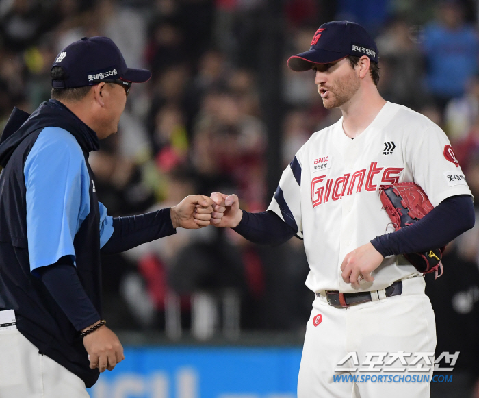 'Yu Kang-nam, it is difficult to return to the first team for the time being' Lotte's home turf continues to worry, but 'Banz → Son Ho-young' Chun is waiting 