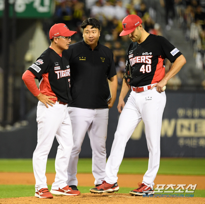 'Do you get tired quickly from the heat in Korea?'' In the beginning, perfect → A hit rate of 0.343 over 60 pitches. The first place team's worry is the ace. 