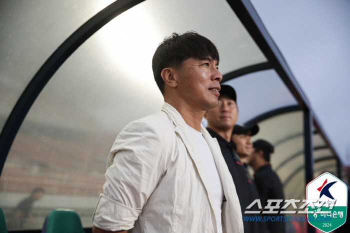 K League 2 Ansan Manager Lim Kwan-sik resigned in a surprise move