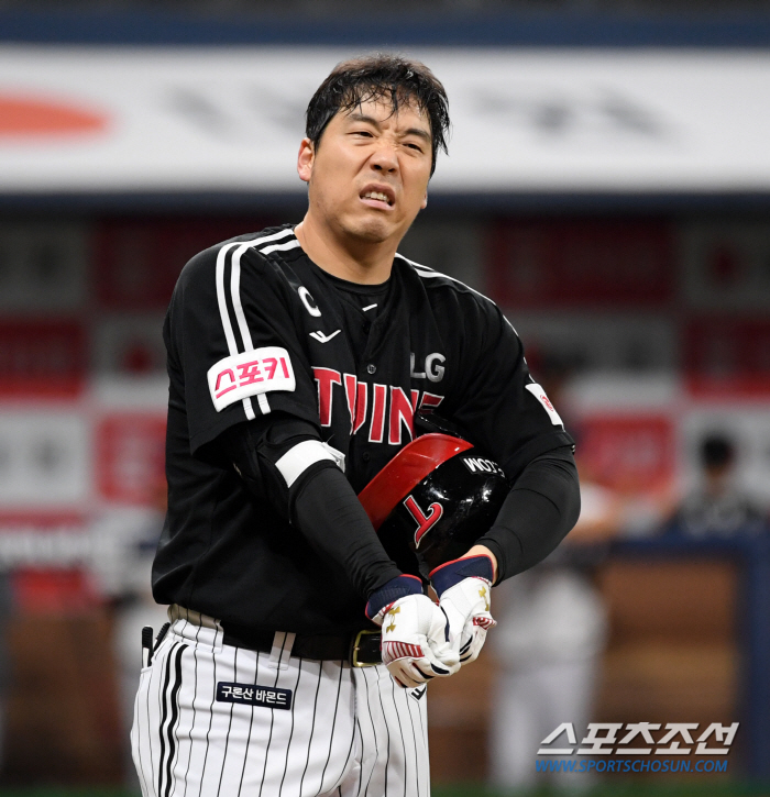 LG's batting lineup major surgery. Kim Hyun-soo is the sixth player with a 0.188 slump in July. Austin's first 3rd - Moon Bokyung 4th 