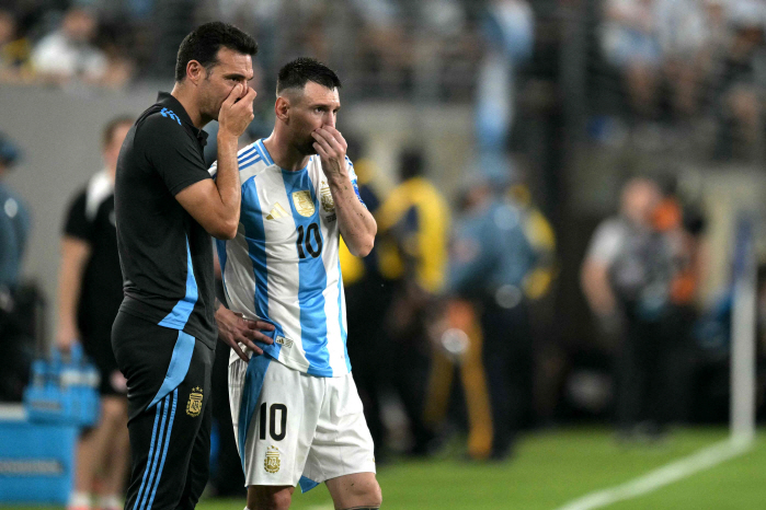 Messi finally scored his first goal against Canada 'Bang'Archen defeated Canada 2-0 to go to the final