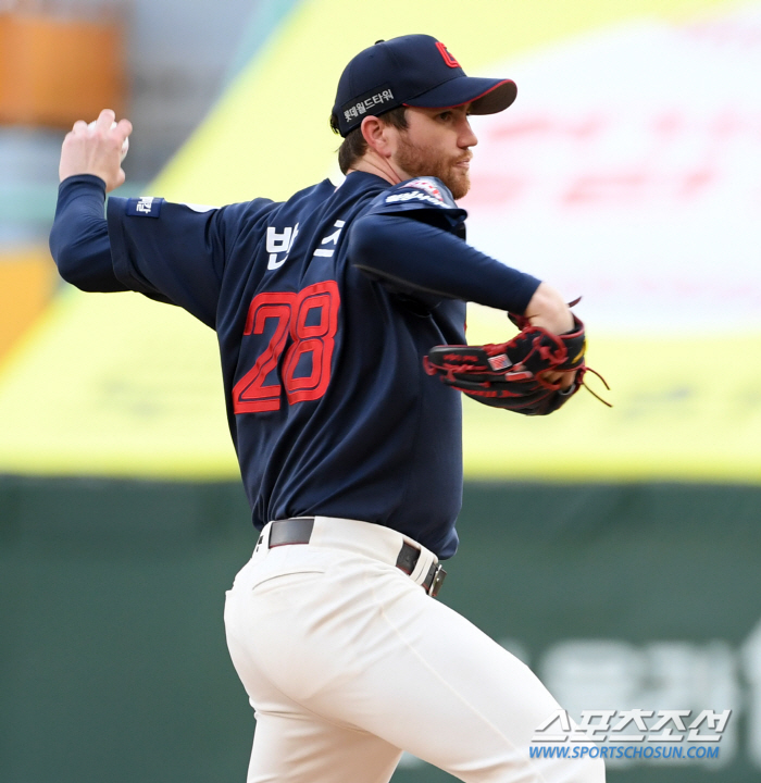 Resurrection of the left-wing lion! Barnes, who returned after 44 days, showed Kim Tae-hyung's 'Upward' six scoreless innings  9K 