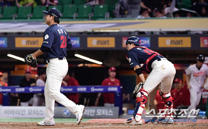 The ridiculous throwing miss of a 20-year-old professional veteran, the game flew away...But it's never easy