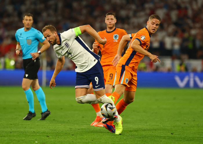 'Curse Kane is the problem? It's going to be replaced, and it's going to turn around right away...England to win 2-1 in the Netherlands → advance to the final for the second consecutive time in the Euros