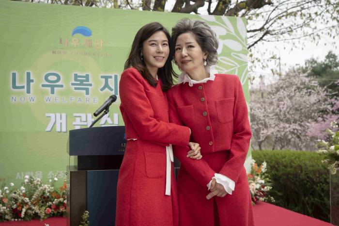 'Divorce is what you do when you're serious about marriage.' The reason why Kim Ha-neul and Seo Yi-sook were given a shot was (the Hwa-in scandal)