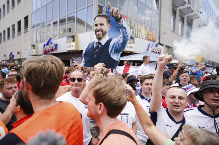 England's coach who advanced to the Euro 2024 final as if he were to be called a knight