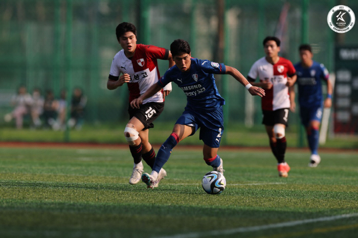 'Looking forward to the French Korean Derby'Hwang Seok-ki, born in 2005, moved to AJ Ausher, Suwon Samsung Youth → European defender born