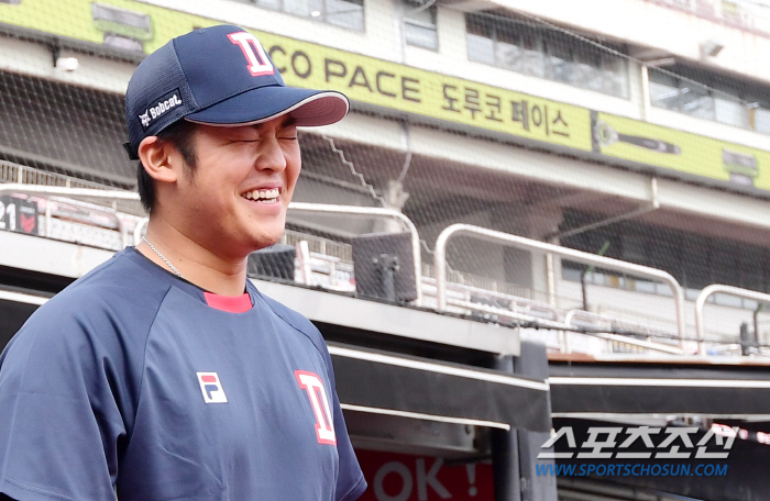 'For Doosan!' Shirakawa Becomes a Bear, Meets with Team for the First Time 