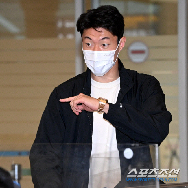 Hwang Ui-jo of the national team is indicted without detention on charges of illegal filming...Possibility of disciplinary action against the National University 'Expiration'