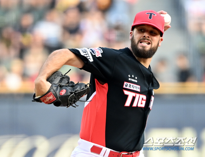 'I couldn't even do it in the United States...' He's about to pitch his first seven innings in his life, but a foreigner who came down the mound...The reason is... 