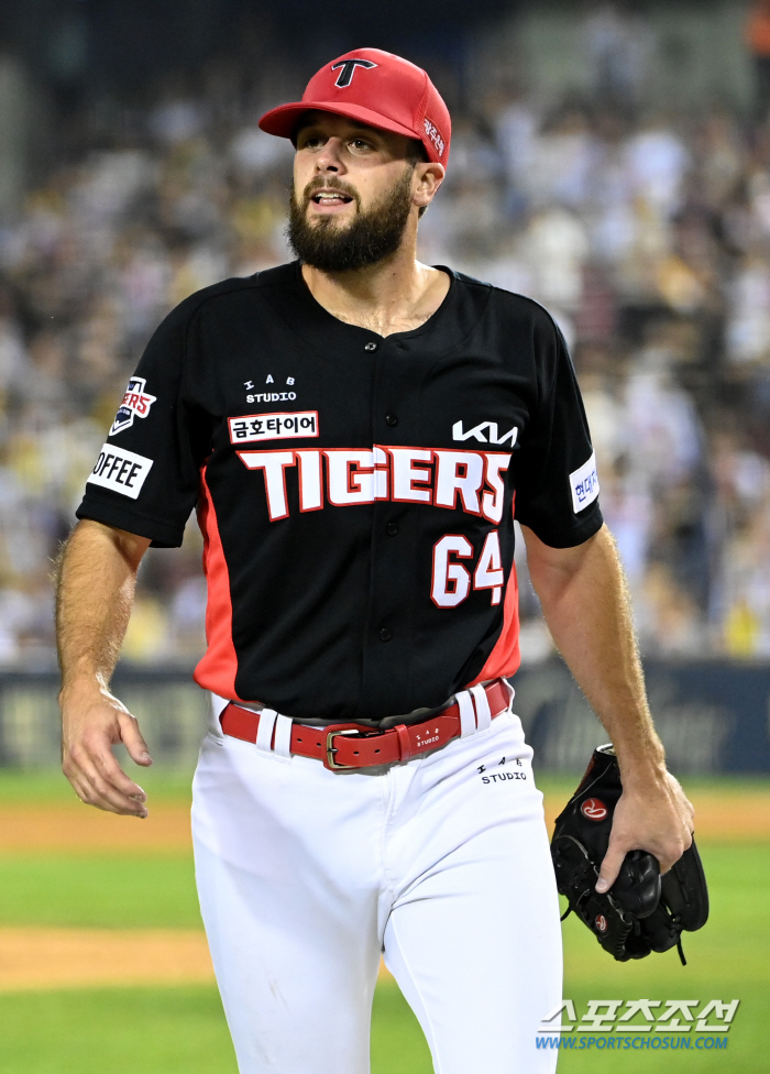 'I couldn't even do it in the United States...' He's about to pitch his first seven innings in his life, but a foreigner who came down the mound...The reason is... 