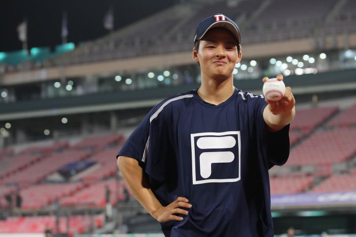 'I went down early...' Six bullpen members allowed seven scoreless innings! The national batter laughed loudly 