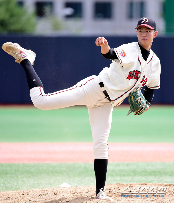 I wish my dad a great actor and my son a great pitcher...' Deoksu Yoo Hee-dong wins his first start for Cheongryonggi (Shinwol site)