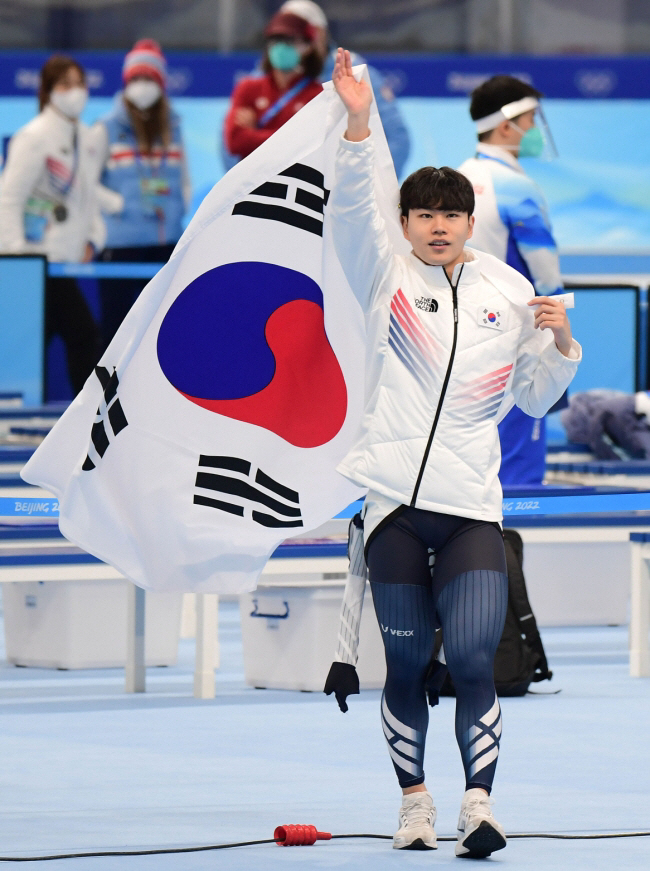 'Korean speed skating sign → controversy over drunk driving'' Kim Min-seok eventually naturalized to Hungary'The team was also without any income'