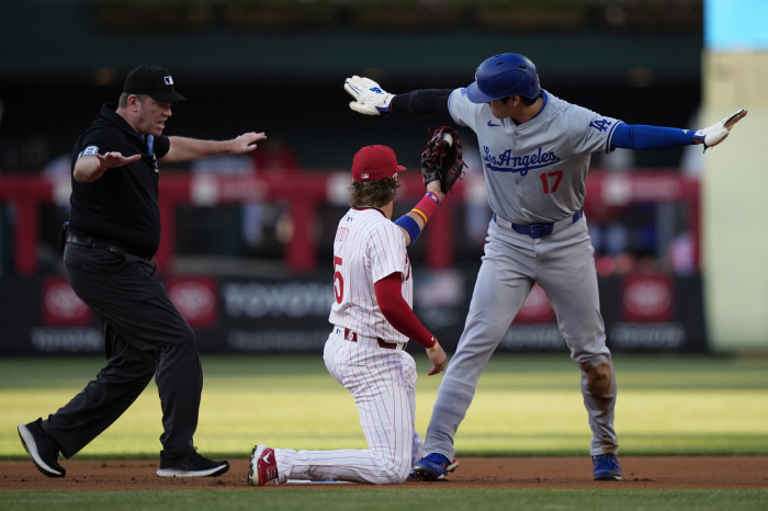 'Multi-hit  4G consecutive stolen bases'Ohtani's 'Total Baseball' peak, 50 homers as well as 40 steals can be seen...LAD 3-4 PHI